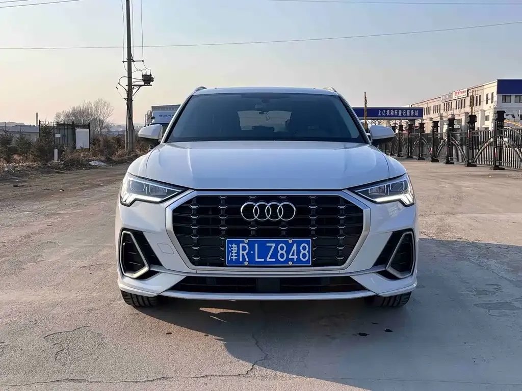 Audi Q3 — фото 10