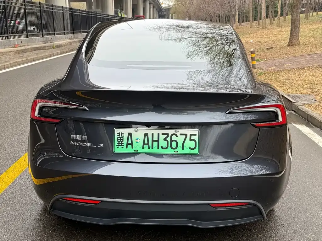 Tesla Model 3 — фото 6