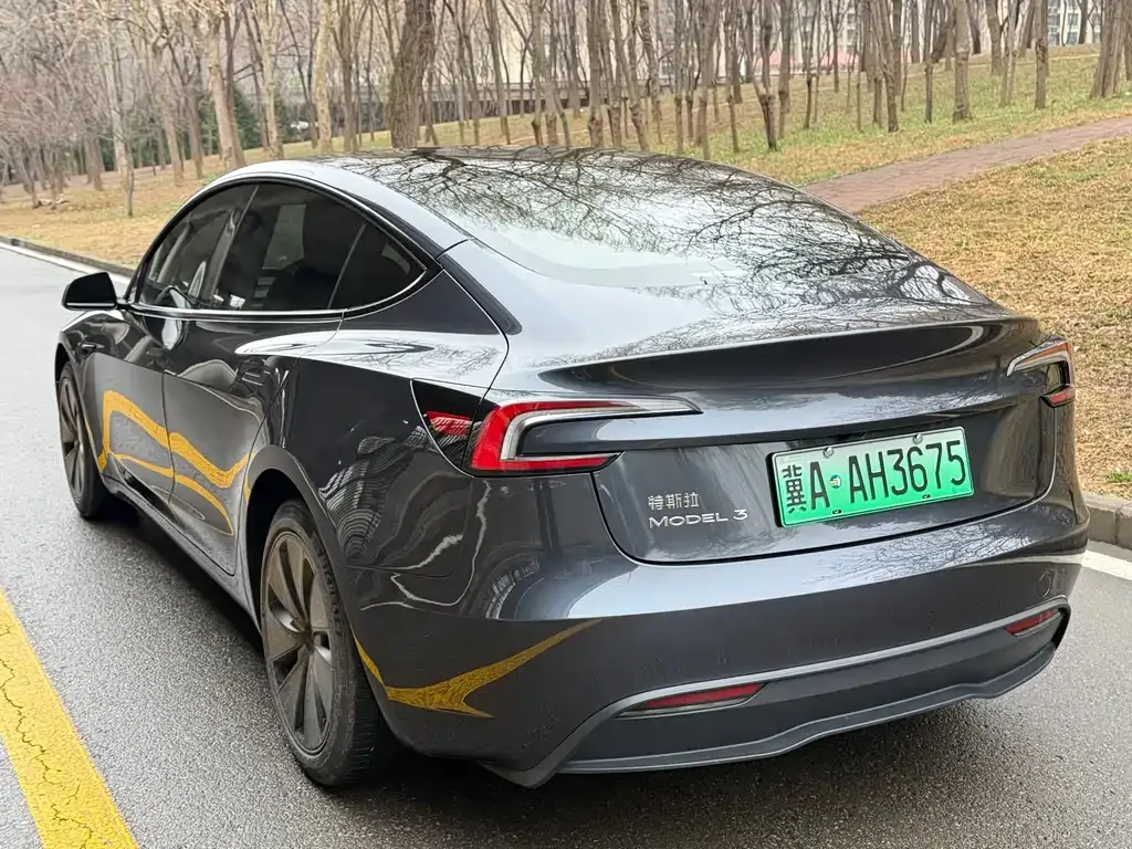 Tesla Model 3 — фото 7