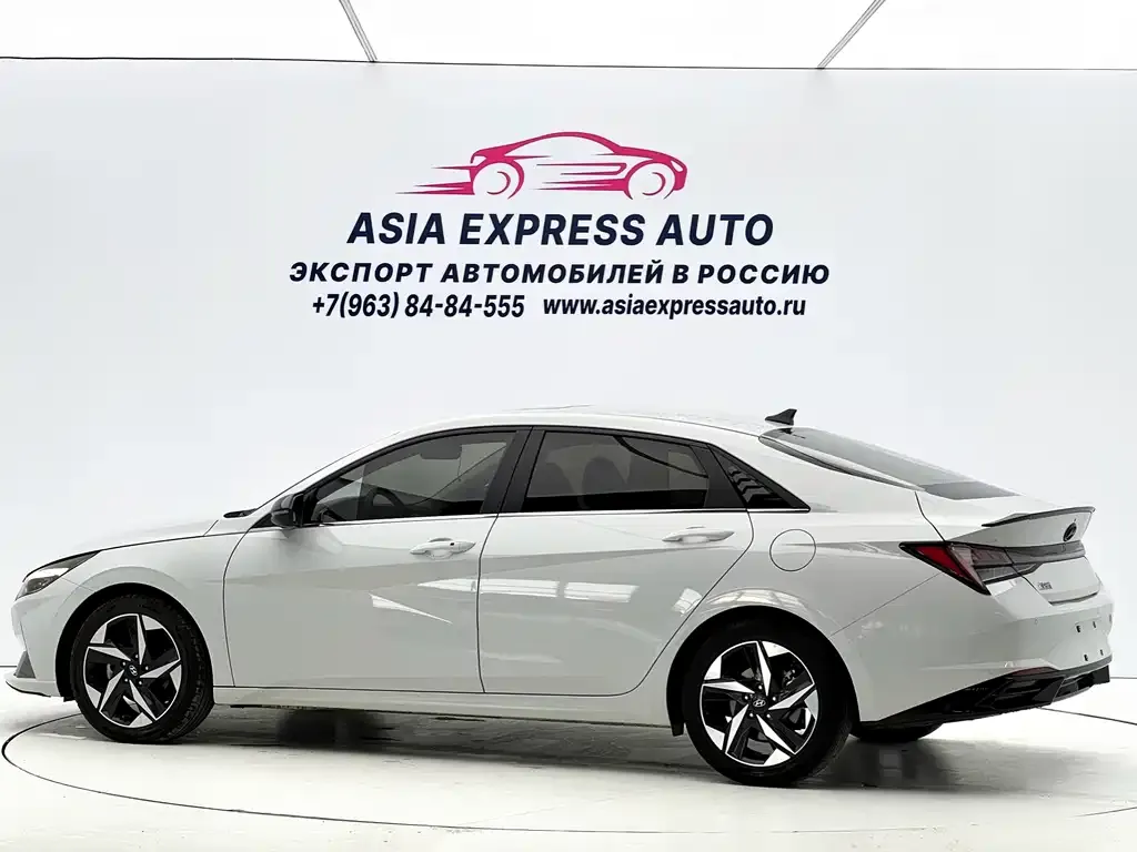 Hyundai Elantra — фото 3