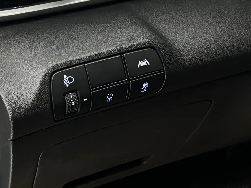 Hyundai Elantra — фото 4