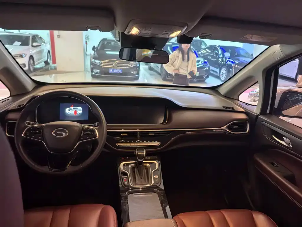 GAC Motor Trumpchi M6 — фото 10