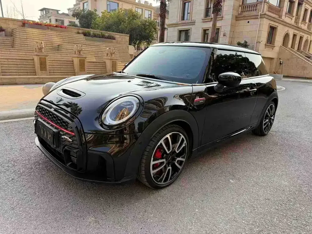 MINI JCW (John Cooper Works) — фото 1