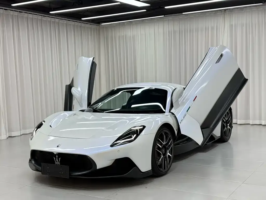 Maserati MC20 — фото 1