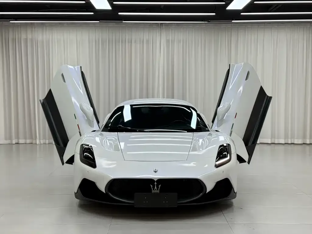 Maserati MC20 — фото 4
