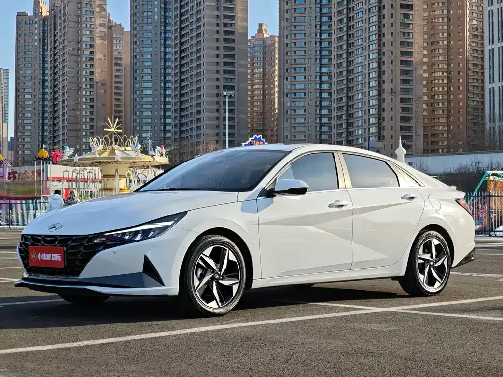 Hyundai Elantra — фото 9