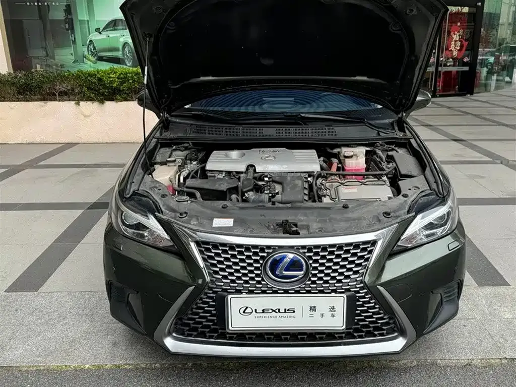 Lexus CT — фото 9