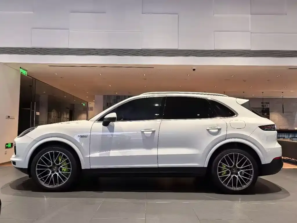 Porsche Cayenne Hybrid — фото 9