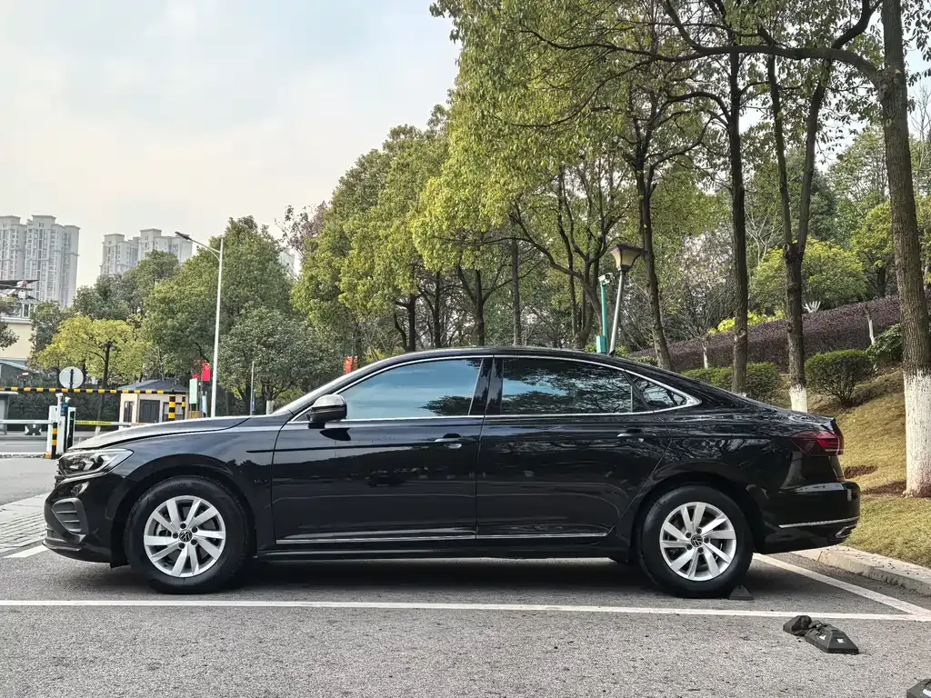 Volkswagen Passat — фото 7