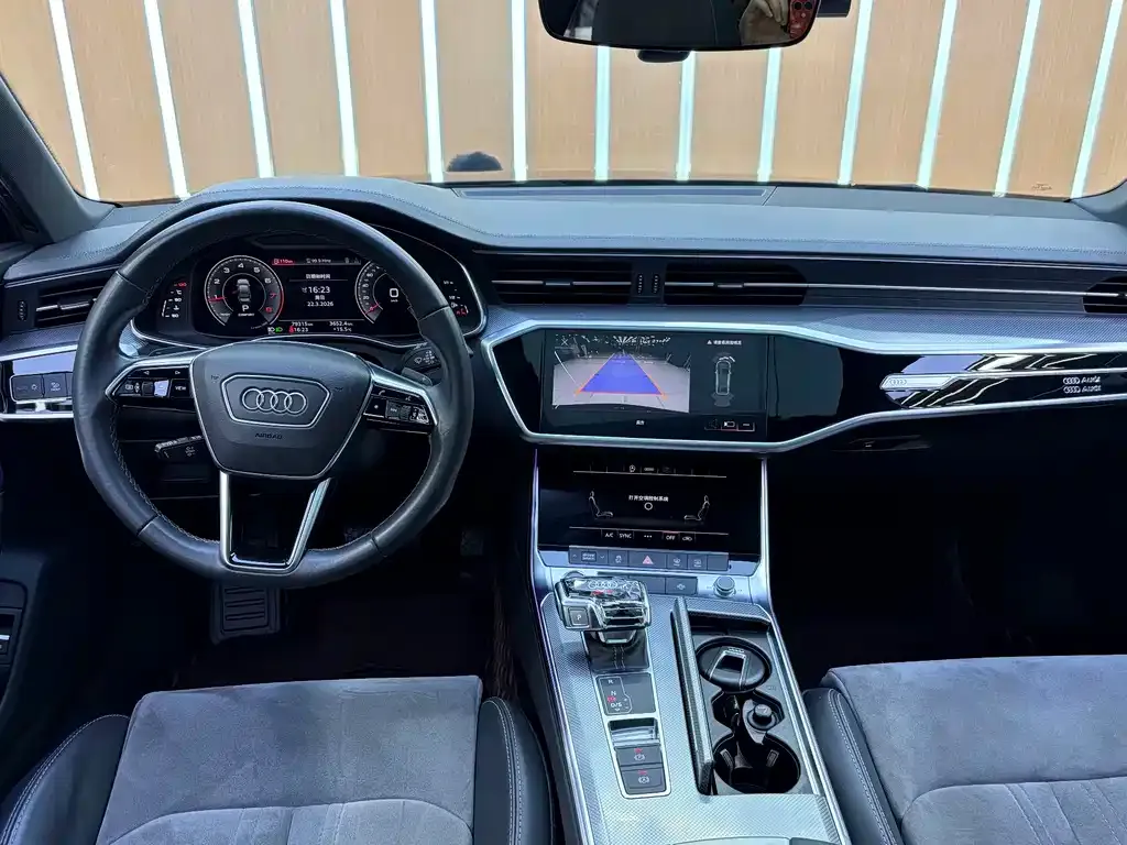 Audi A6L — фото 6