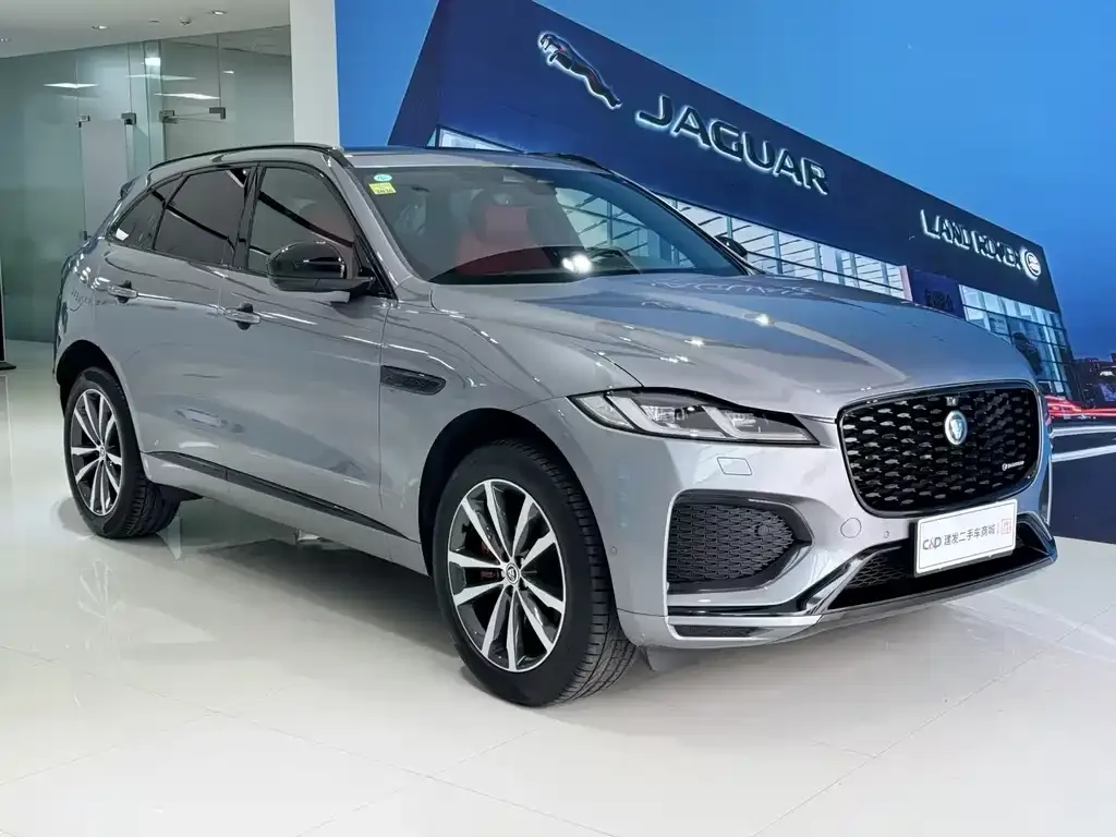 Jaguar F-PACE — фото 1