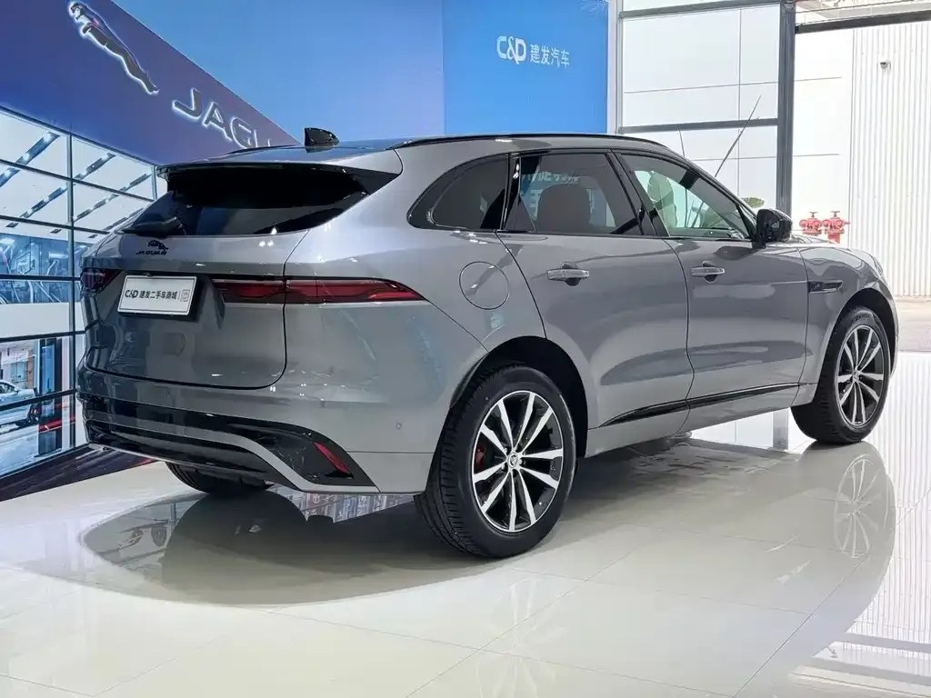 Jaguar F-PACE — фото 2