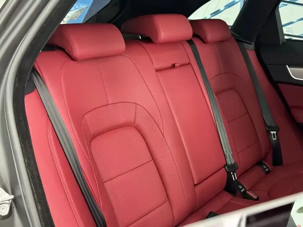 Jaguar F-PACE — фото 10