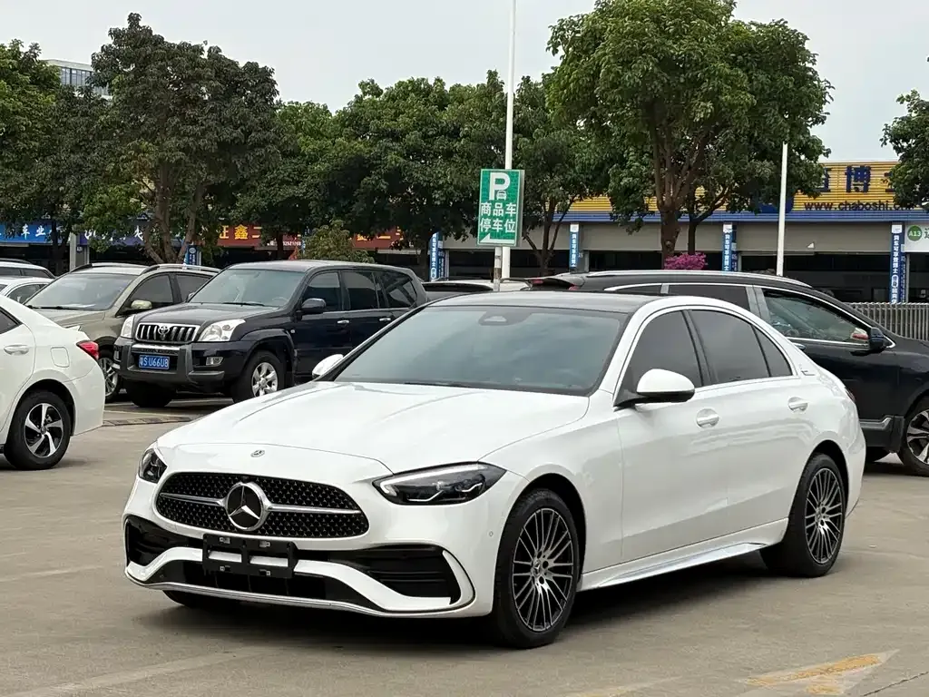 Mercedes-Benz C-Class — фото 1