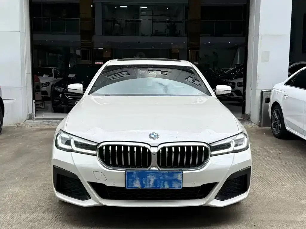 BMW 5 Series — фото 4