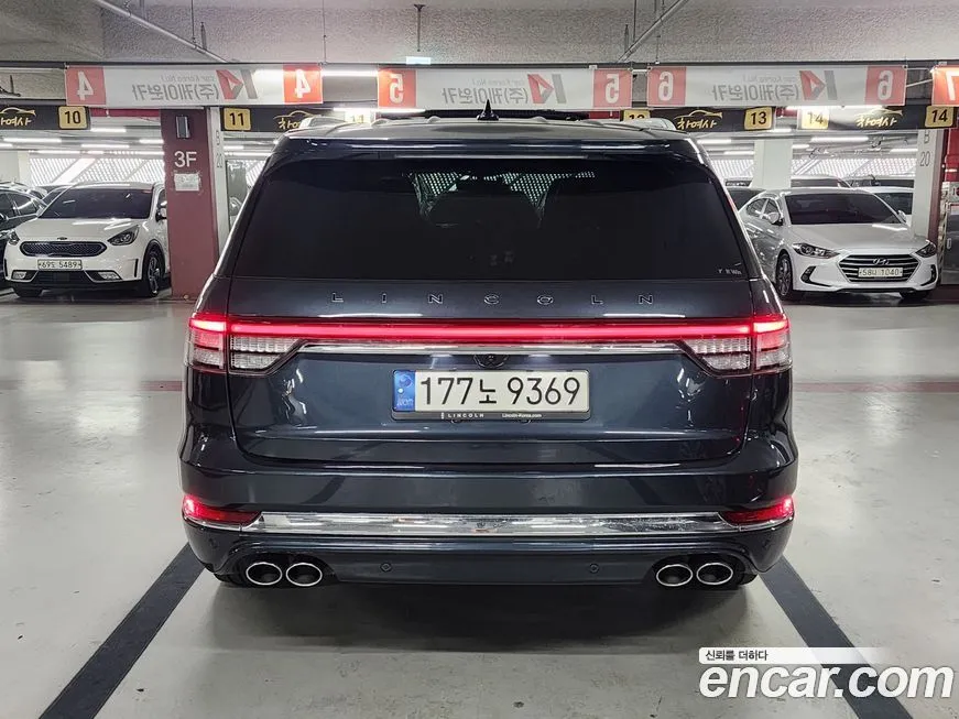 Lincoln Aviator — фото 10