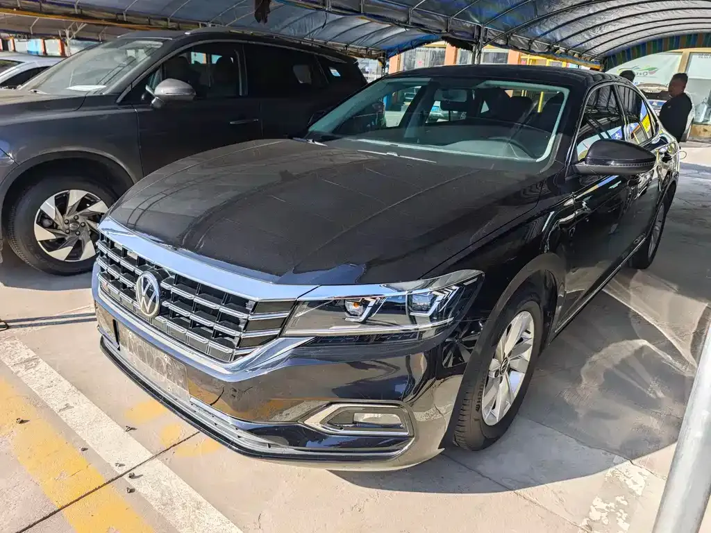 Volkswagen Passat — фото 1