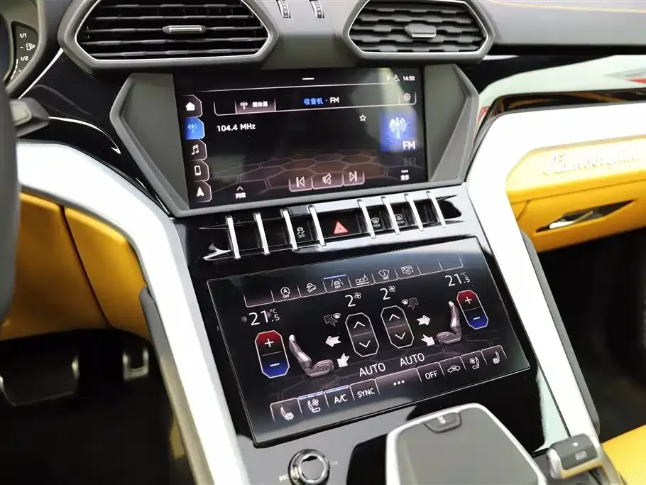 Lamborghini Urus — фото 9