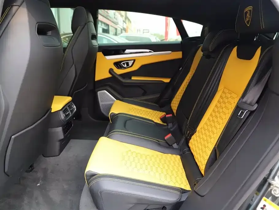 Lamborghini Urus — фото 10