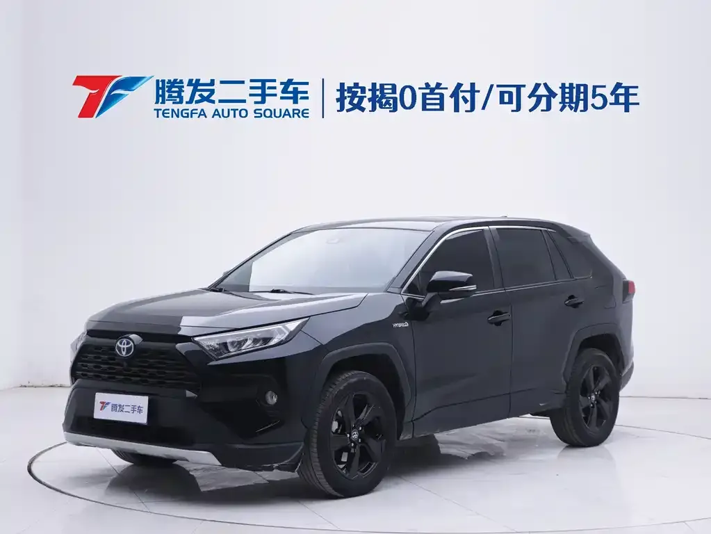 Toyota RAV4 — фото 1