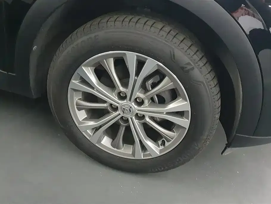 Buick Envision Plus — фото 4