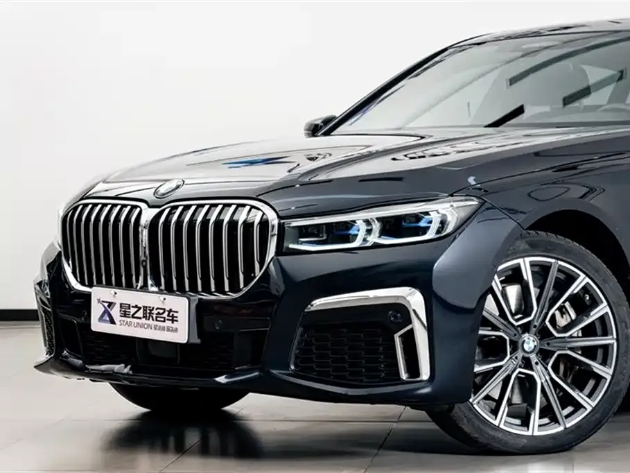 BMW 7 Series — фото 9