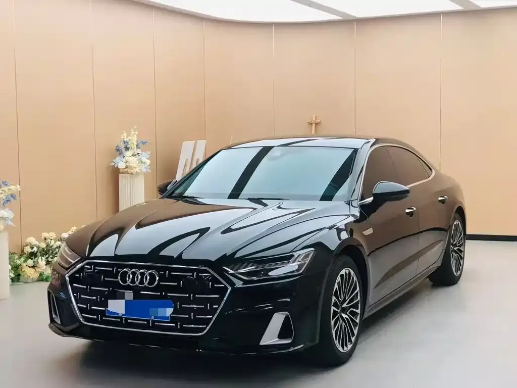 Audi A7L — фото 1