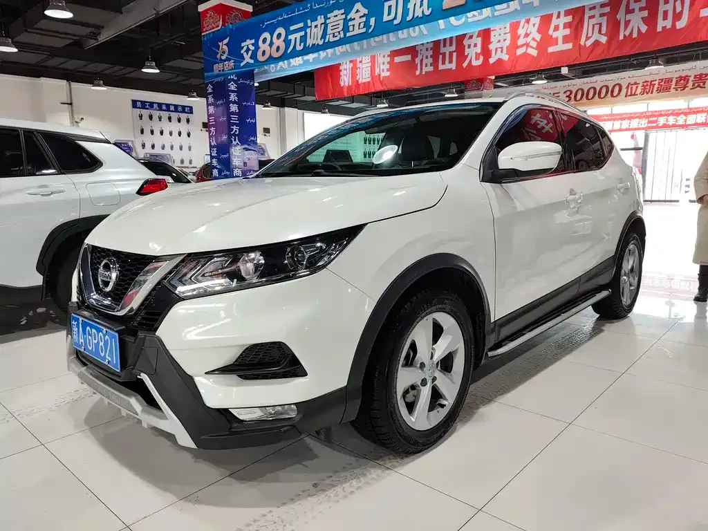 Nissan Qashqai — фото 1