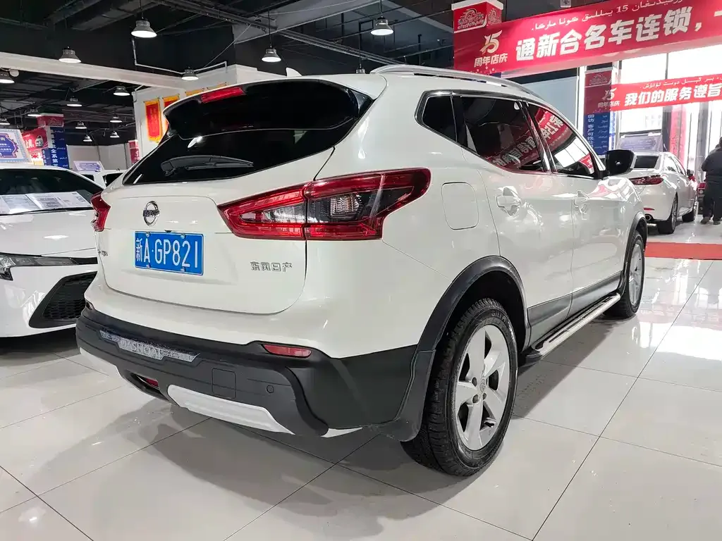 Nissan Qashqai — фото 8