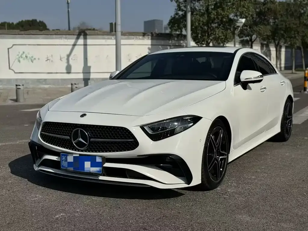 Mercedes-Benz CLS — фото 1