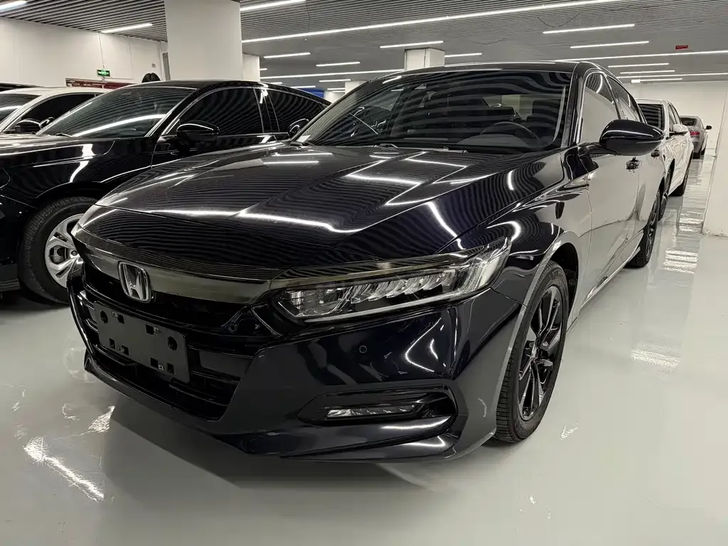 Honda Accord — фото 1