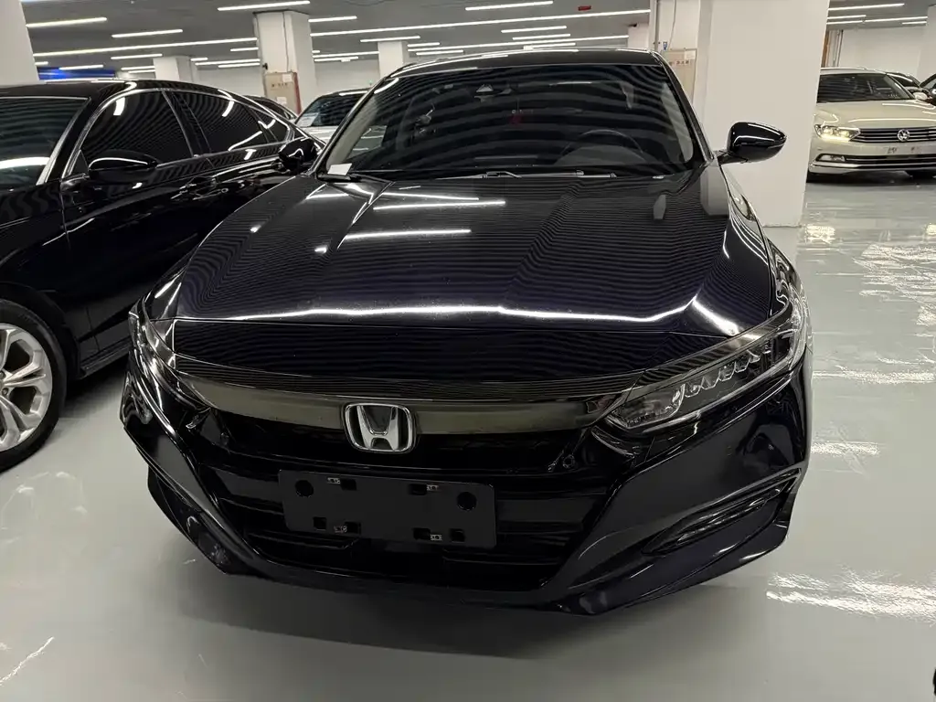 Honda Accord — фото 8