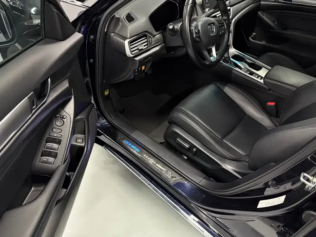 Honda Accord — фото 10