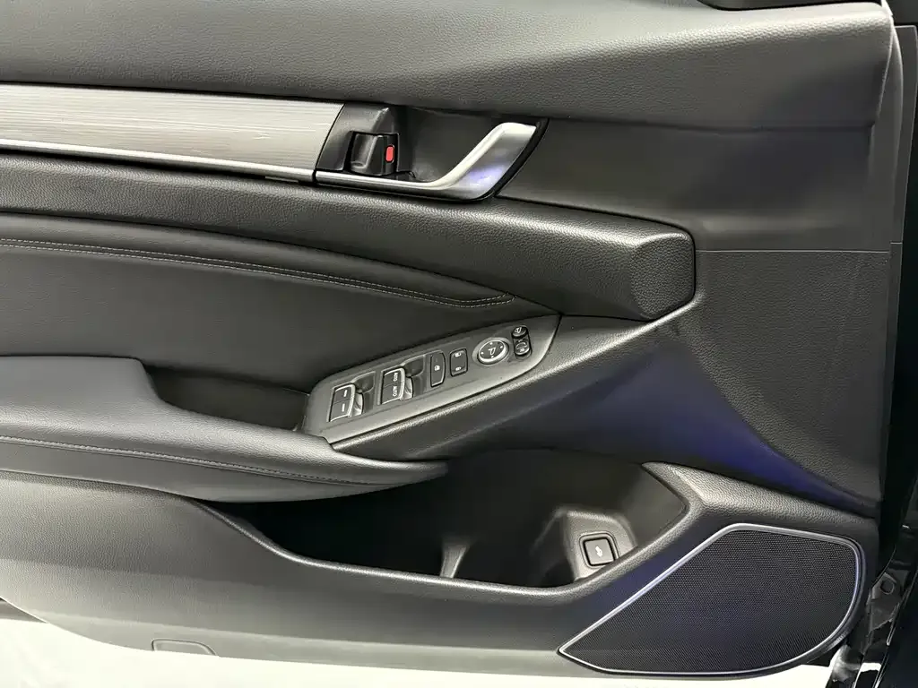 Honda Accord — фото 9