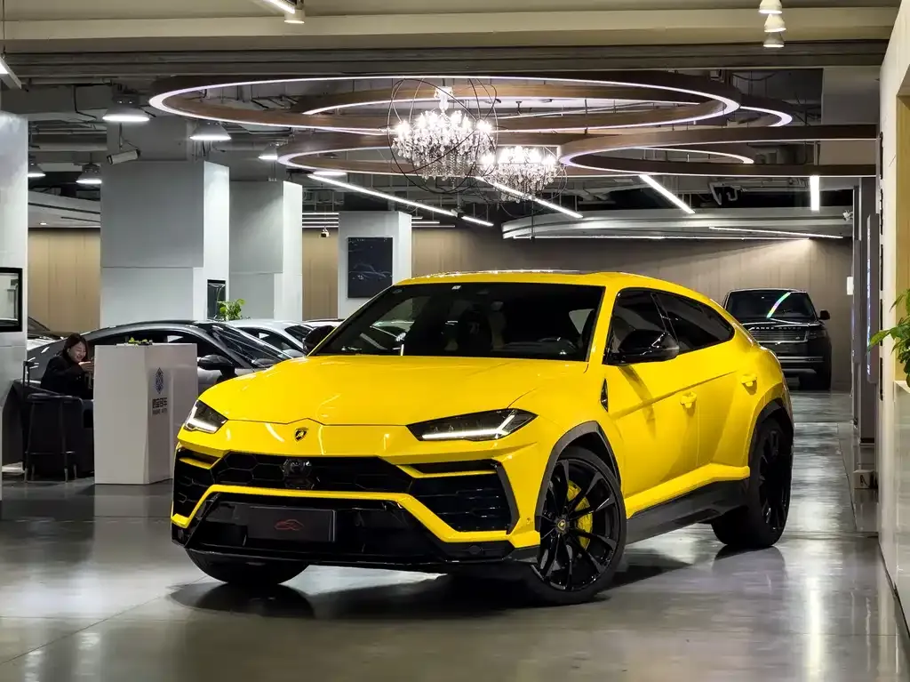 Lamborghini Urus — фото 1