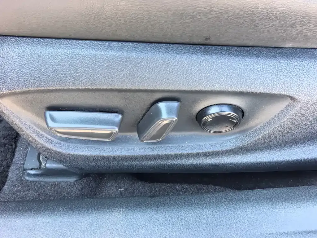 Toyota Avalon — фото 10