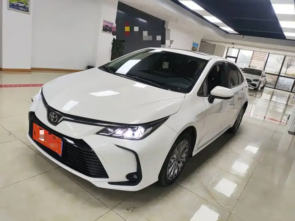 Toyota Corolla — фото 1