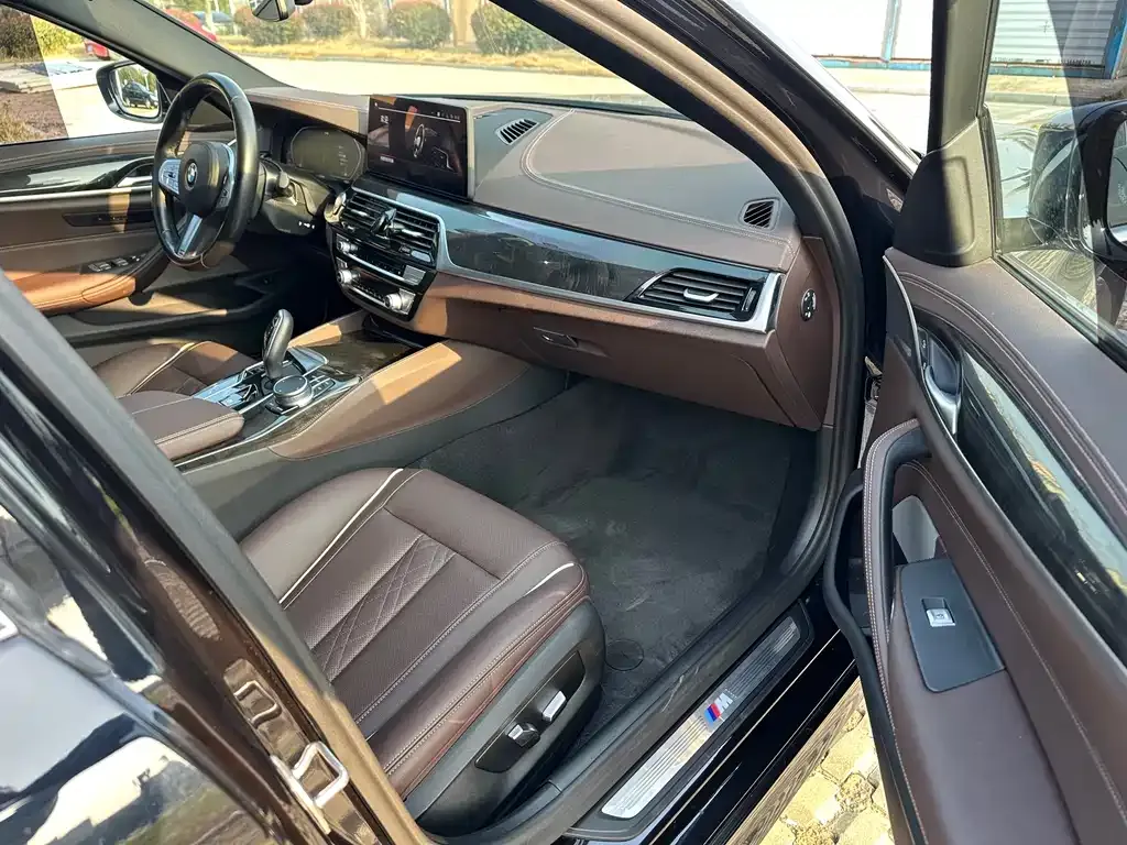 BMW 5 Series — фото 4