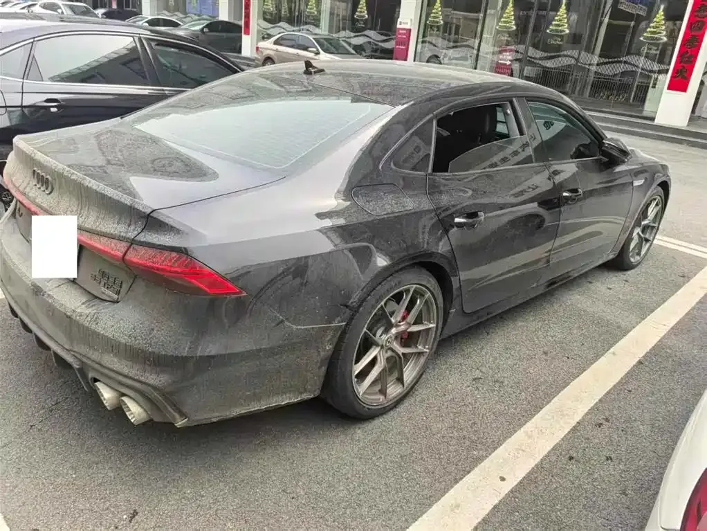 Audi A7L — фото 6