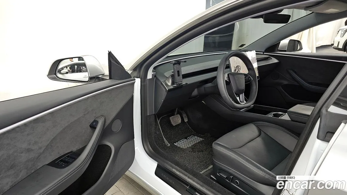 Tesla Model 3 — фото 10