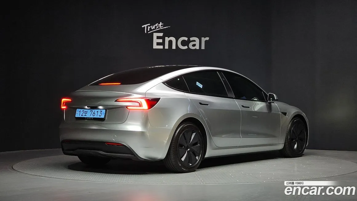 Tesla Model 3 — фото 5