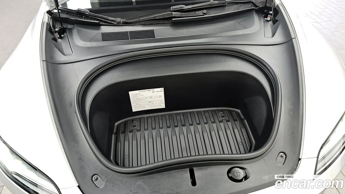 Tesla Model 3 — фото 4