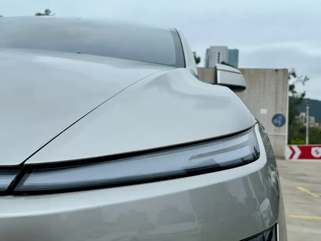 Tesla Model Y L — фото 2