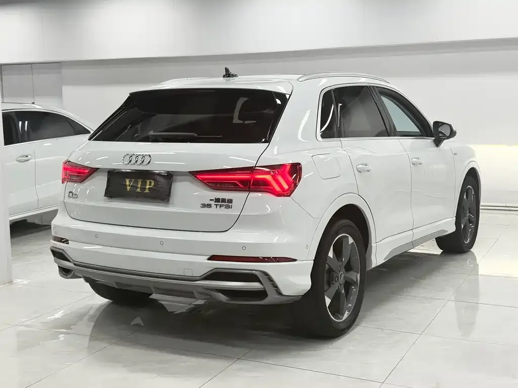 Audi Q3 — фото 7