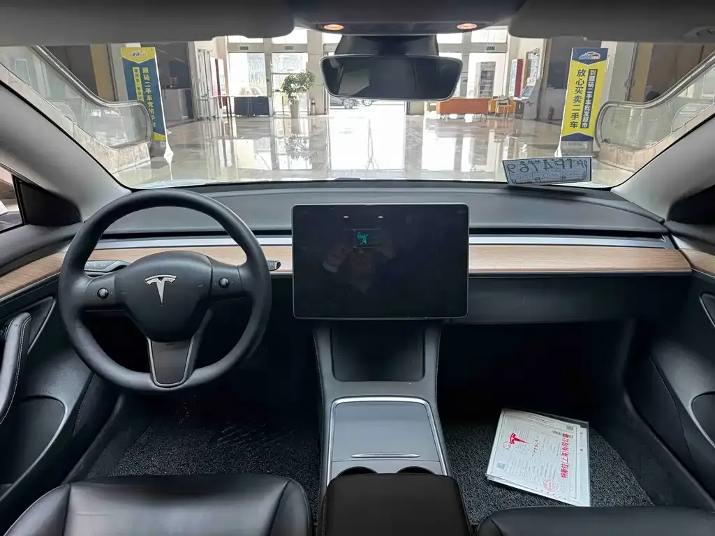 Tesla Model 3 — фото 5