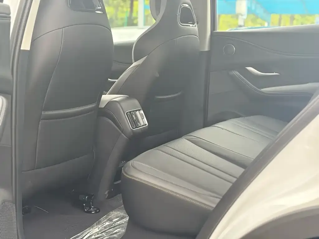BYD Seal 05 DM-i — фото 6