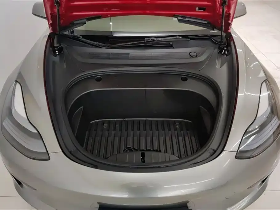 Tesla Model 3 — фото 4