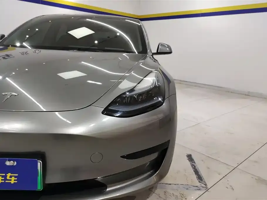 Tesla Model 3 — фото 3