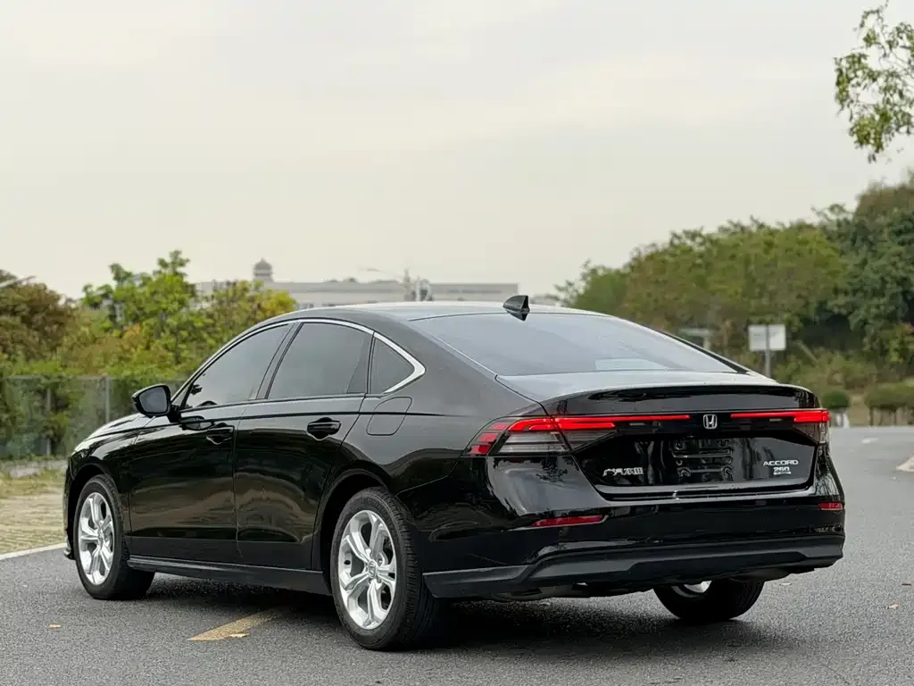 Honda Accord — фото 5