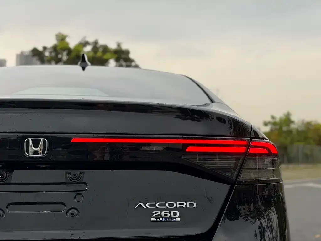 Honda Accord — фото 2